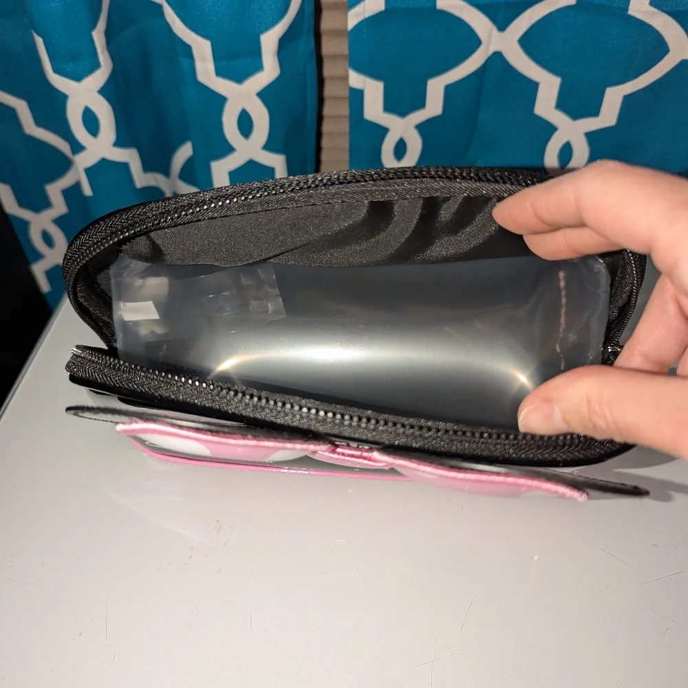 ~The Creme Shop Disney Minnie Mouse Makeup Cosmetic Toiletry Bag - Pink Black